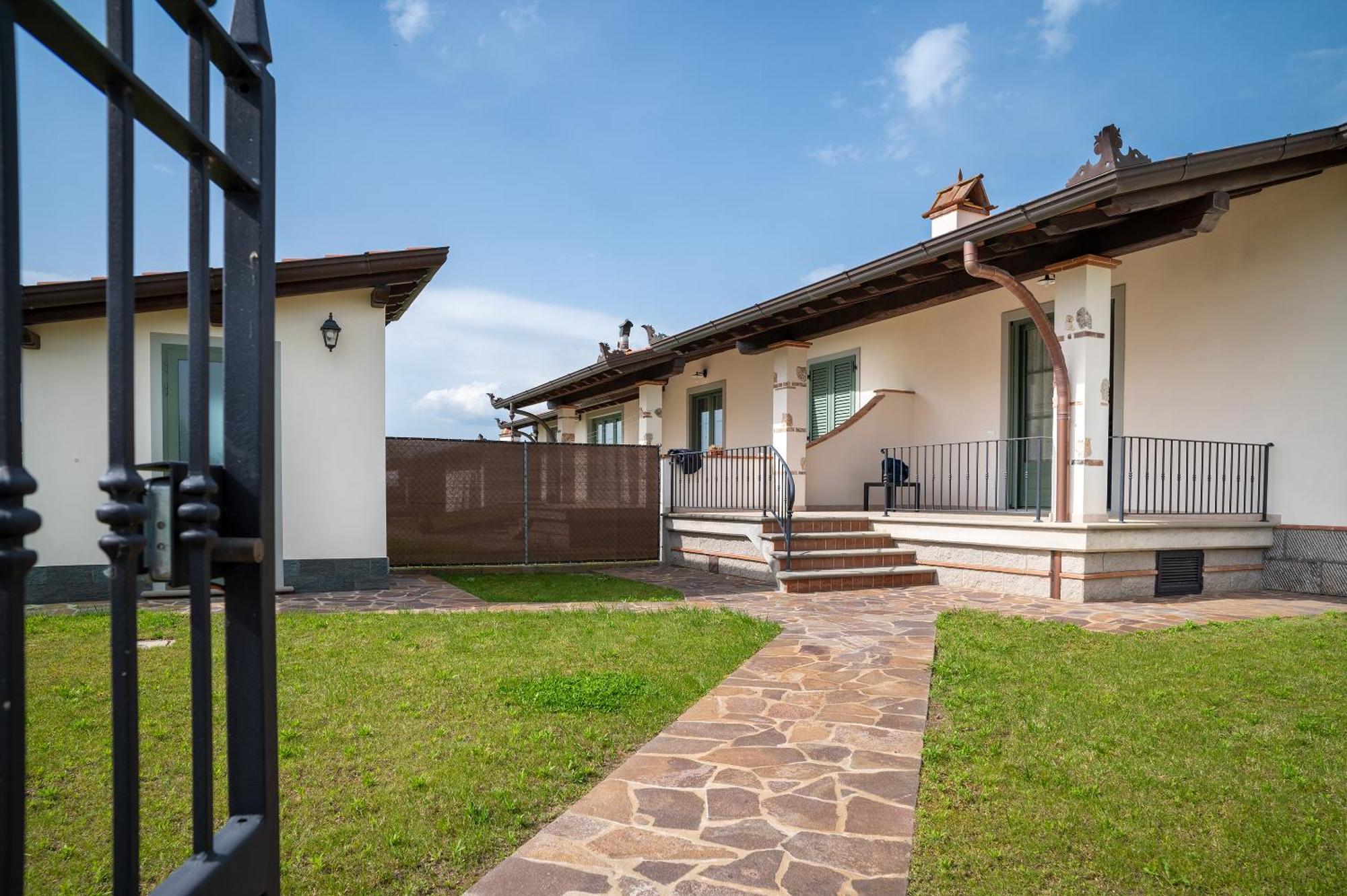Casa Vacanze Dalla Ci Capezzano Pianore 外观 照片