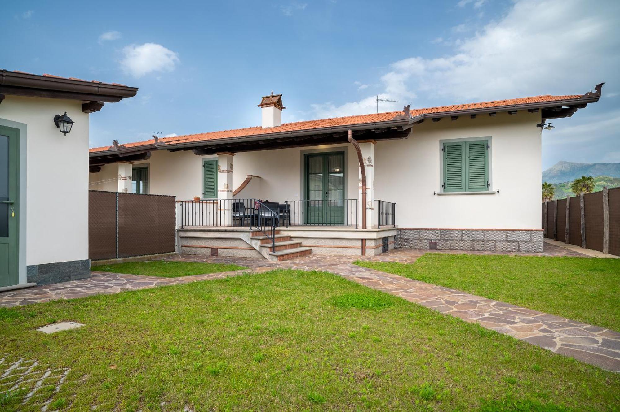 Casa Vacanze Dalla Ci Capezzano Pianore 外观 照片